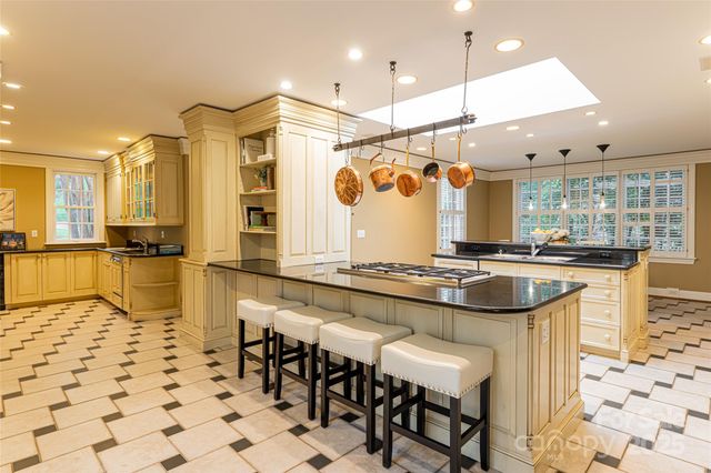 31 Busbee Road, Asheville, NC 28803