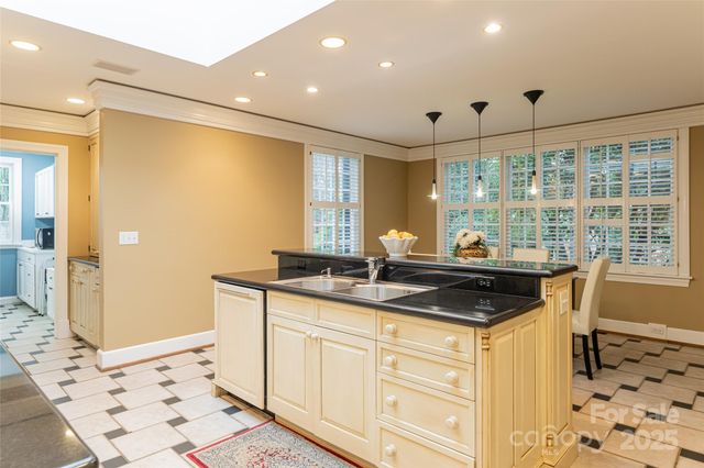 31 Busbee Road, Asheville, NC 28803