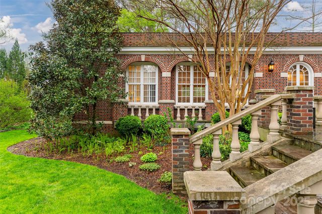 31 Busbee Road, Asheville, NC 28803