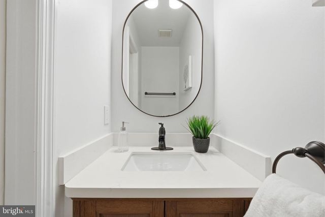 6052 KESTNER CIR, Alexandria, VA 22315
