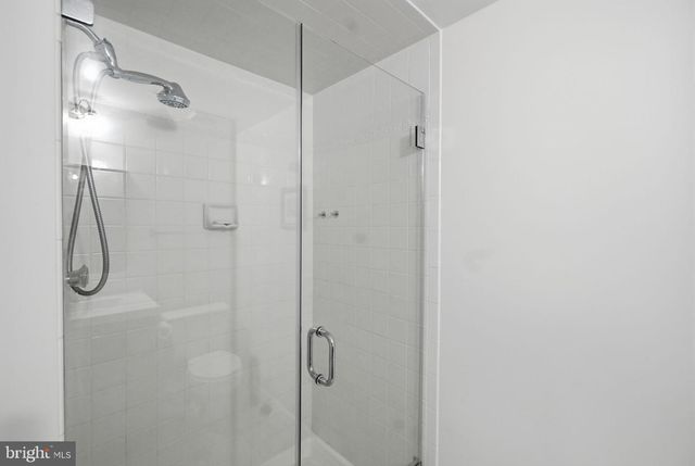 6052 KESTNER CIR, Alexandria, VA 22315