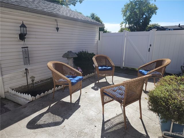 64 Hickory Hill Road, Amherst, NY 14221