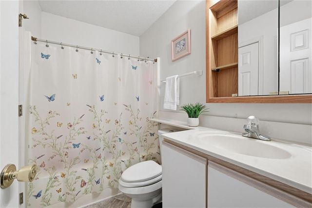 2330 NE 68th Street, Kansas City, MO 64118