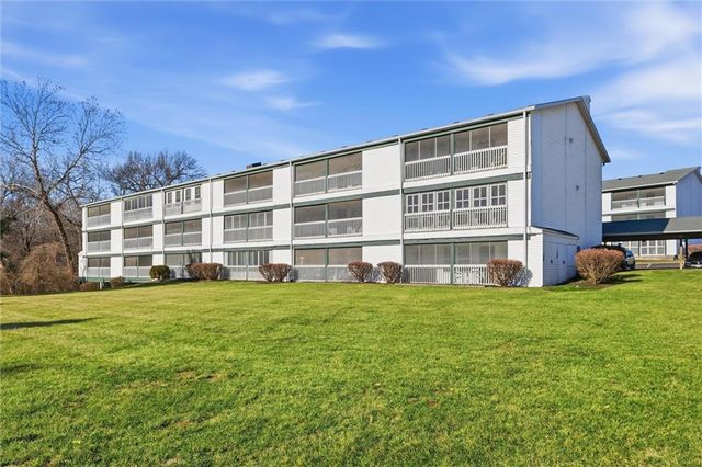 2330 NE 68th Street, Kansas City, MO 64118