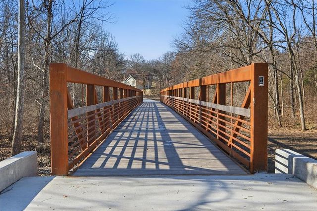 2330 NE 68th Street, Kansas City, MO 64118