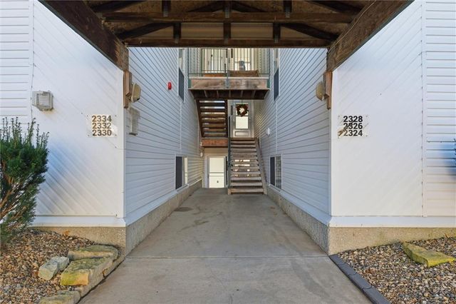 2330 NE 68th Street, Kansas City, MO 64118