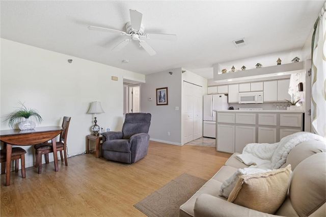 2330 NE 68th Street, Kansas City, MO 64118