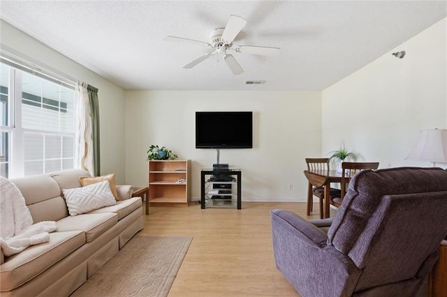 2330 NE 68th Street, Kansas City, MO 64118