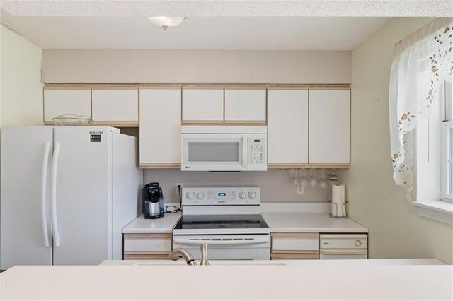 2330 NE 68th Street, Kansas City, MO 64118