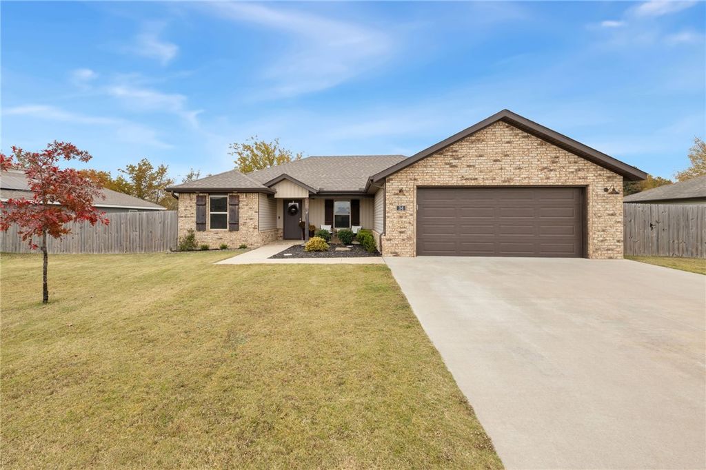 34 W Kiowa Street, Farmington, AR 72730