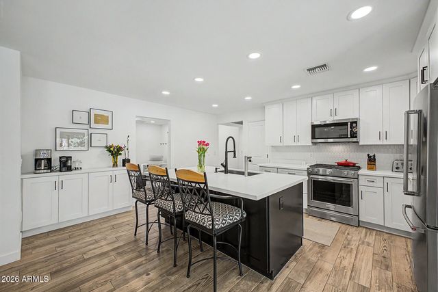 5040 E SUNNYSIDE Drive, Scottsdale, AZ 85254