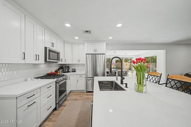 5040 E SUNNYSIDE Drive, Scottsdale, AZ 85254