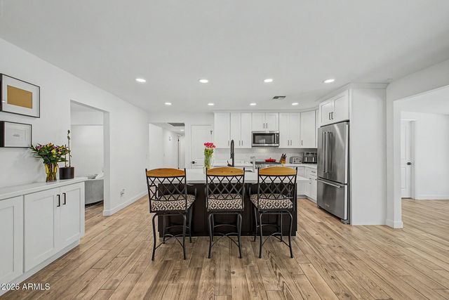 5040 E SUNNYSIDE Drive, Scottsdale, AZ 85254