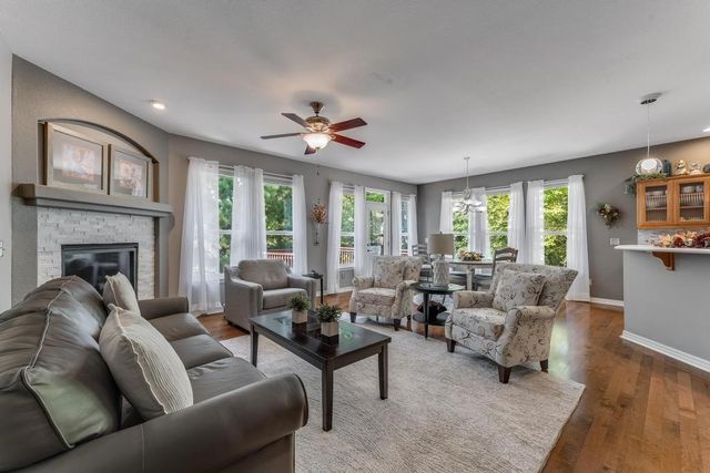 27 Glenbrook Lane, Bella Vista, AR 72715