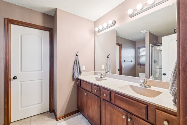 4118 146th Street, Urbandale, IA 50323