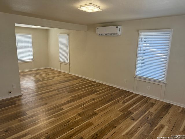 922 McIlvaine Apt 2, San Antonio, TX 78201