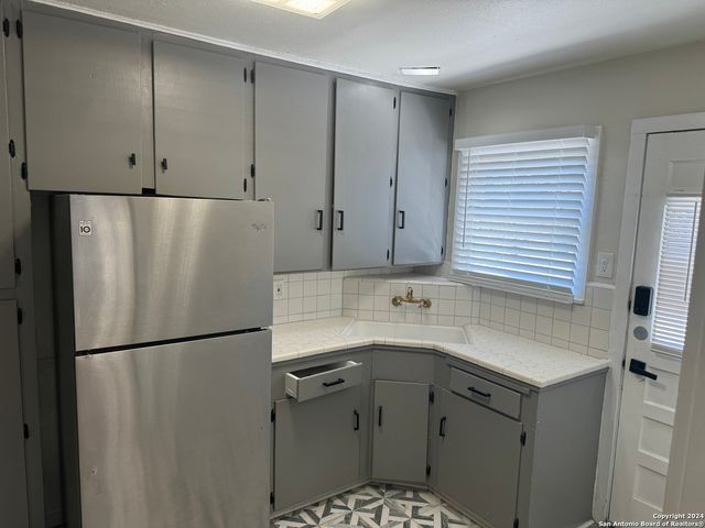 922 McIlvaine Apt 2, San Antonio, TX 78201
