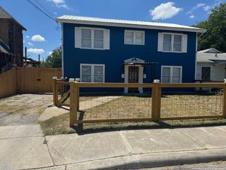 922 McIlvaine Apt 2, San Antonio, TX 78201