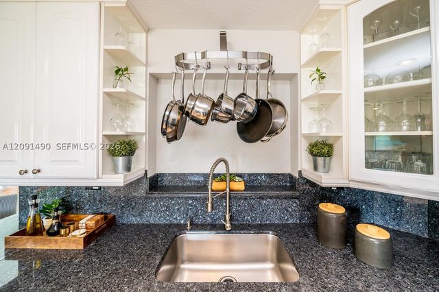 1841 SE 6th St, Pompano Beach, FL 33060