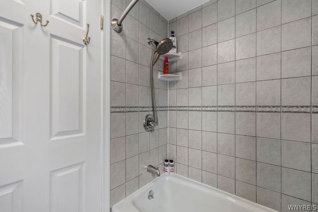 146 Snug Haven Court, Tonawanda, NY 14150