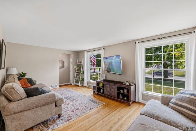 146 Snug Haven Court, Tonawanda, NY 14150
