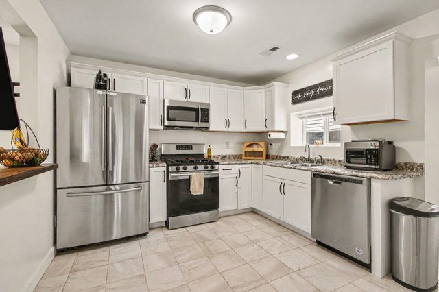 1230 Fleming Street, Hobart, IN 46342