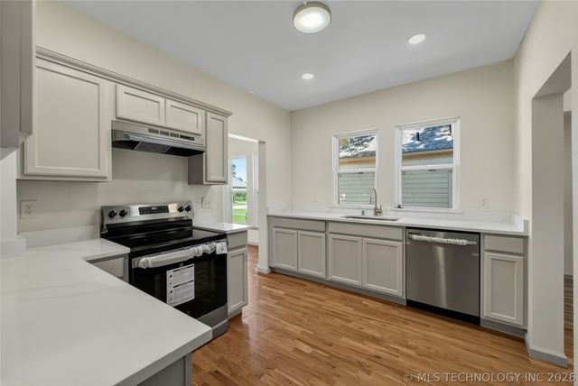 320 E 5th Street, Claremore, OK 74017