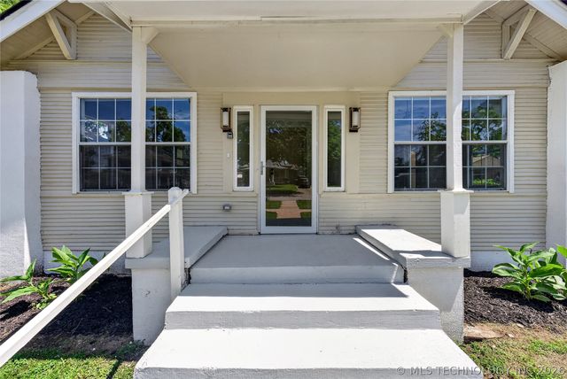 320 E 5th Street, Claremore, OK 74017
