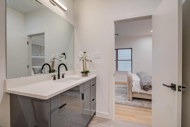 6742 Peerless Street A, Houston, TX 77021