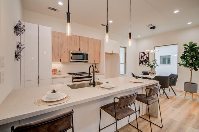 6742 Peerless Street A, Houston, TX 77021