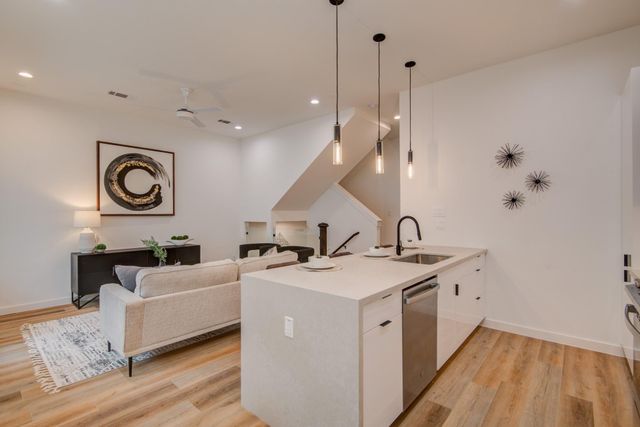 6742 Peerless Street A, Houston, TX 77021