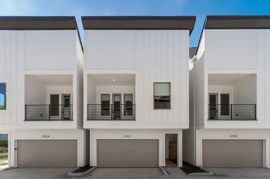 6742 Peerless Street A, Houston, TX 77021