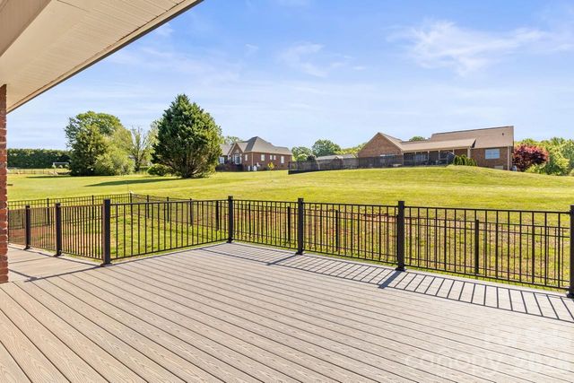 2411 Carriage Lane, Lincolnton, NC 28092