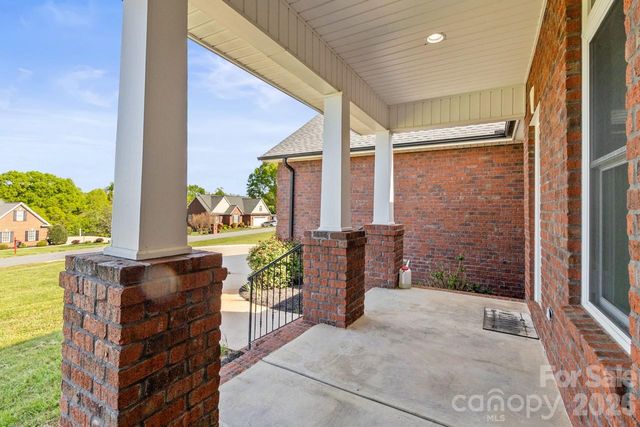 2411 Carriage Lane, Lincolnton, NC 28092