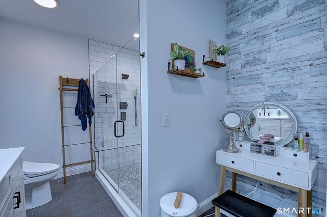 5 Rebecca Court, Montville, CT 06370