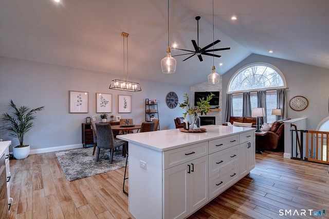 5 Rebecca Court, Montville, CT 06370