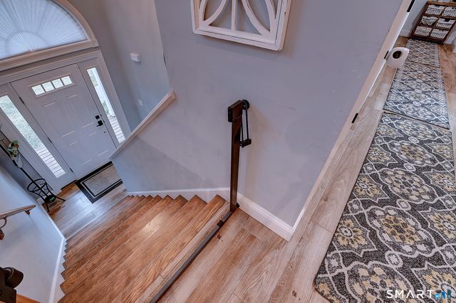 5 Rebecca Court, Montville, CT 06370