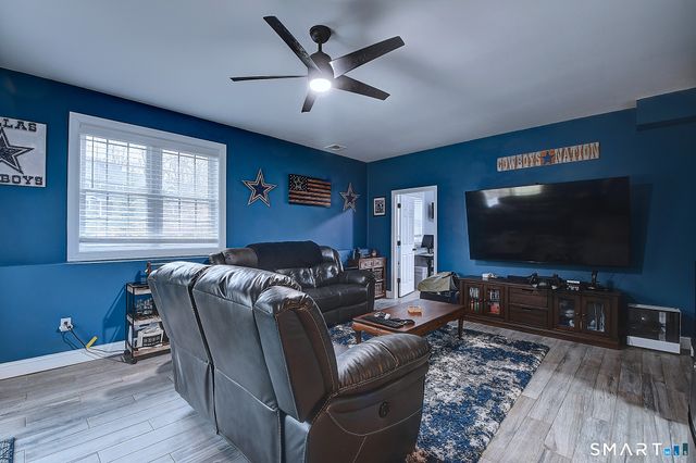 5 Rebecca Court, Montville, CT 06370