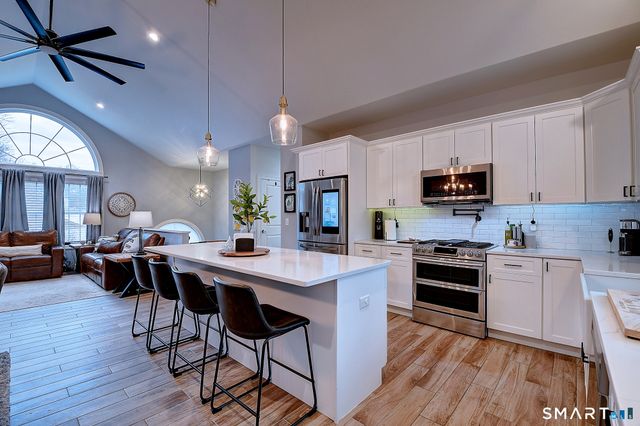 5 Rebecca Court, Montville, CT 06370