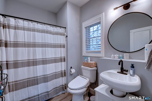 5 Rebecca Court, Montville, CT 06370