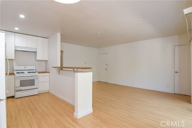 11921 Goshen Avenue 6, Los Angeles, CA 90049