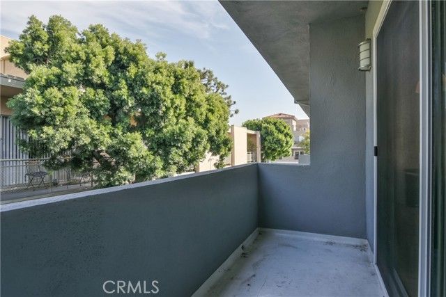 11921 Goshen Avenue 6, Los Angeles, CA 90049