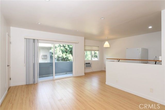 11921 Goshen Avenue 6, Los Angeles, CA 90049