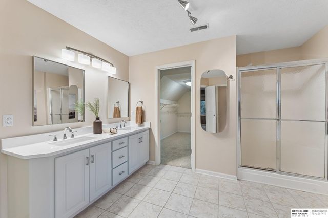 18608 Lamont Street, Omaha, NE 68130