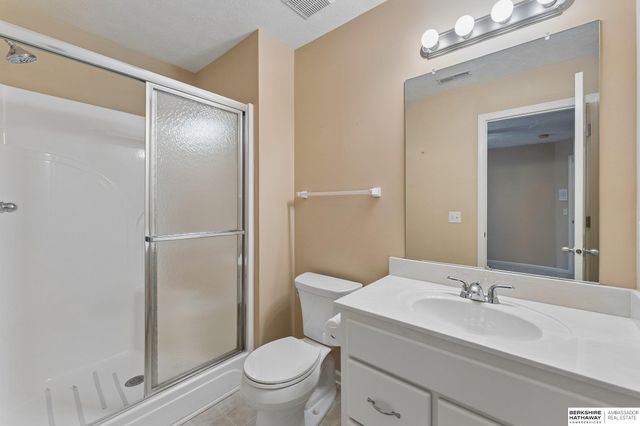 18608 Lamont Street, Omaha, NE 68130