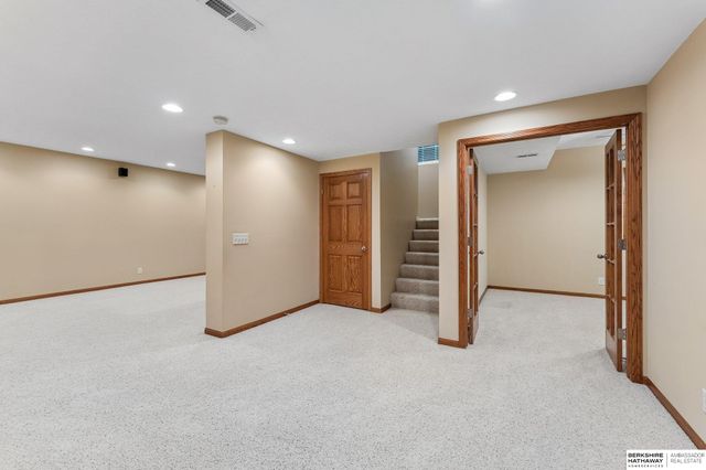 18608 Lamont Street, Omaha, NE 68130