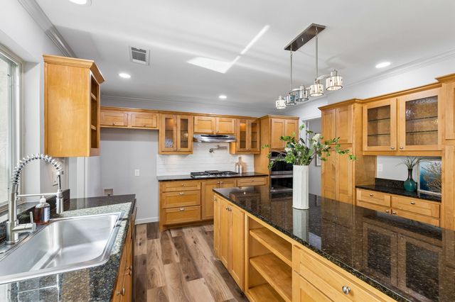 8115 Old Moss Road, Dallas, TX 75231