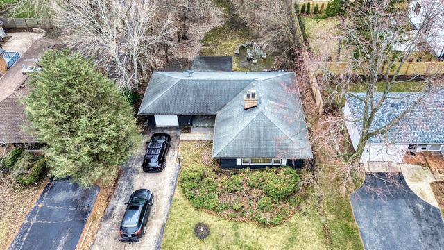 270 E Saint Charles Road, Elmhurst, IL 60126