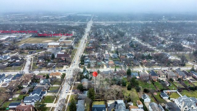 270 E Saint Charles Road, Elmhurst, IL 60126