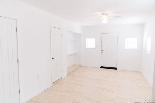 1385 OBLATE DR, San Antonio, TX 78216